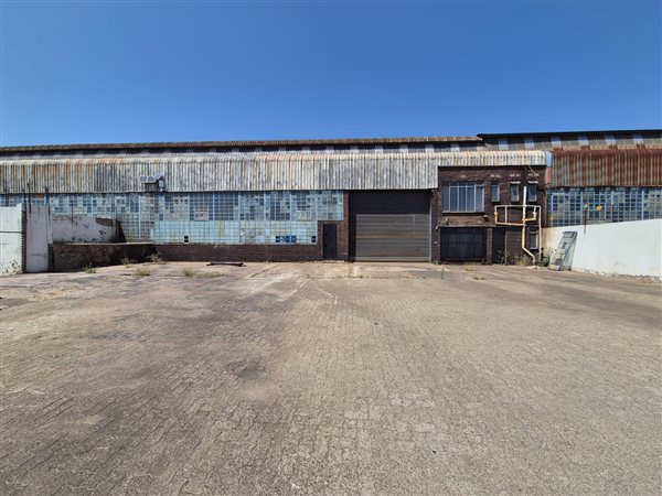 982  m² Industrial space