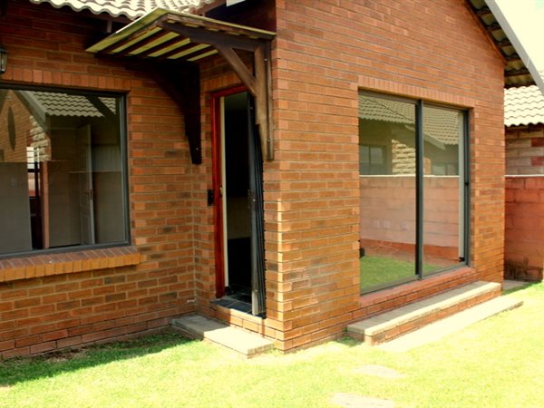 2 Bedroom Townhouse 2 Bedroom Townhouse