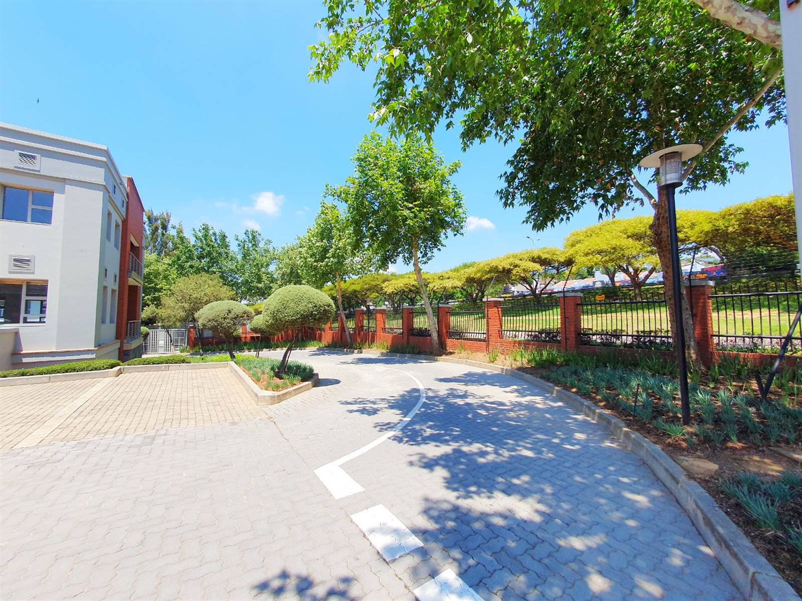 457  m² Office Space in Bryanston photo number 3