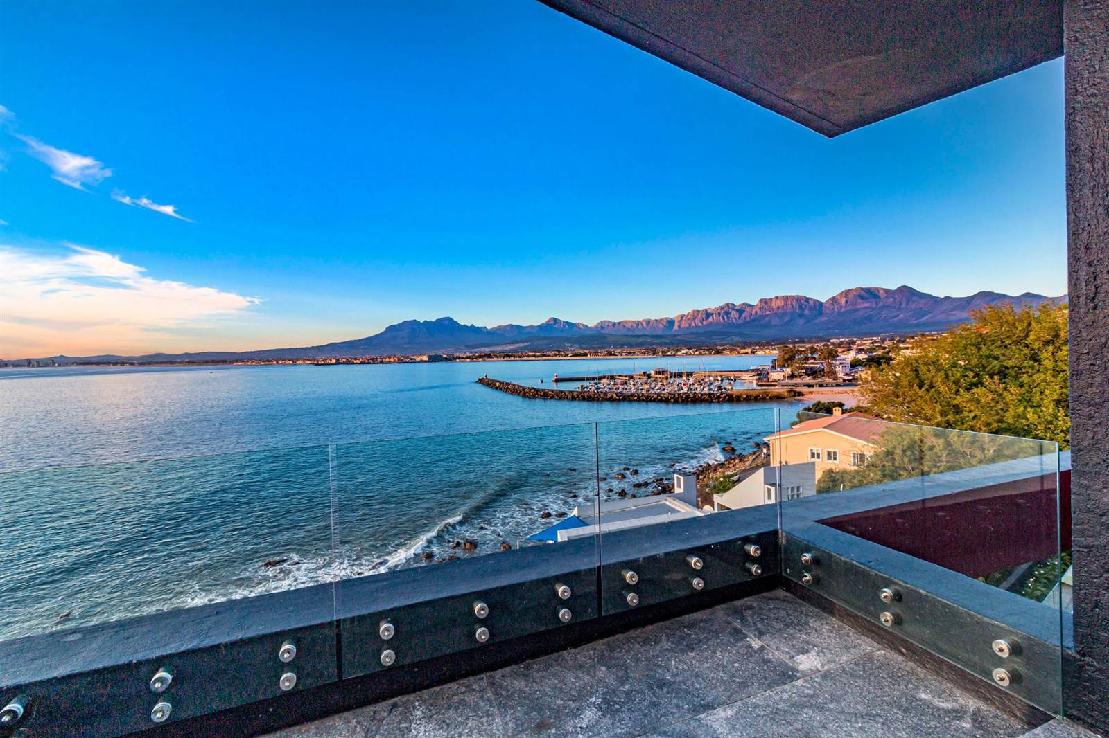 5 Bed House in Gordons Bay Central photo number 24