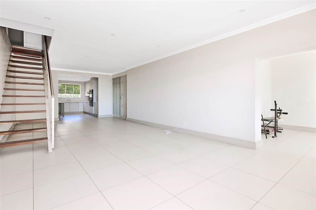 4 Bed Apartment in Hurlingham photo number 5