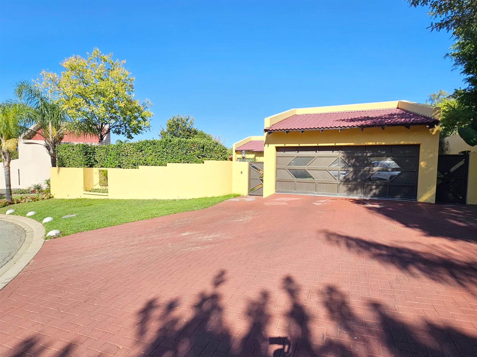 4 Bed House in Fourways Gardens photo number 30