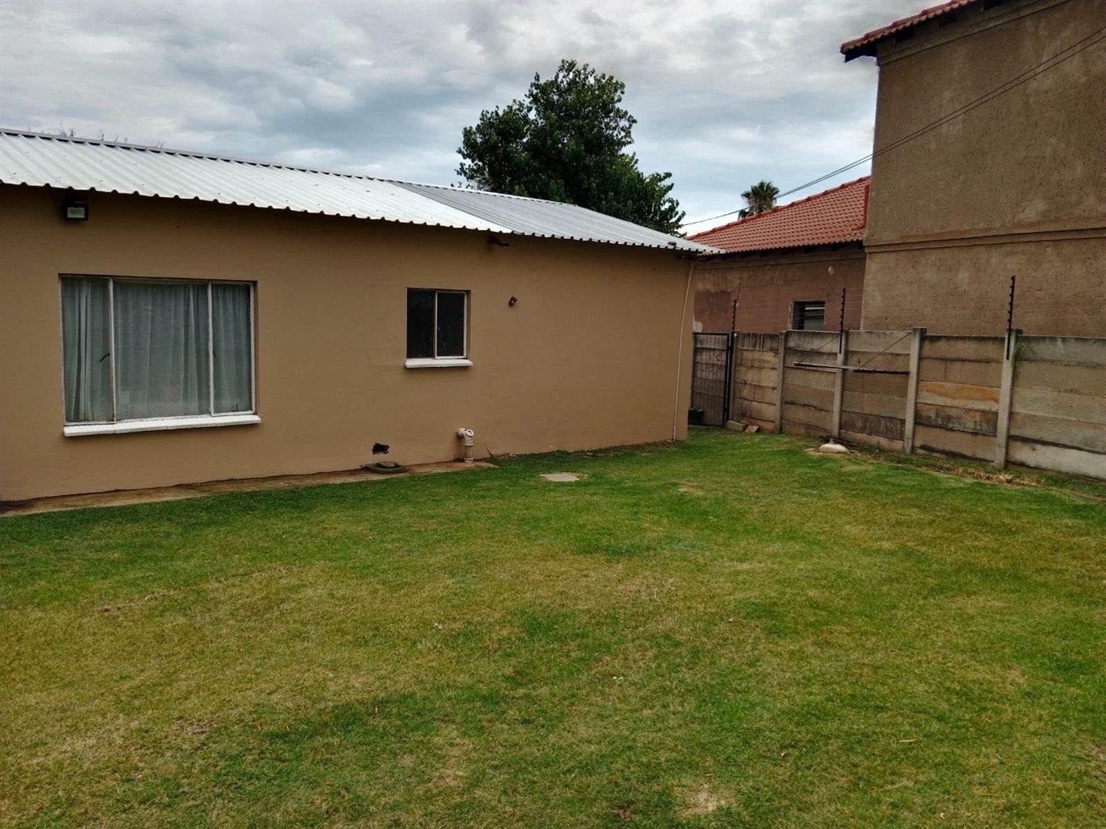 4 Bed House in Rensburg photo number 19