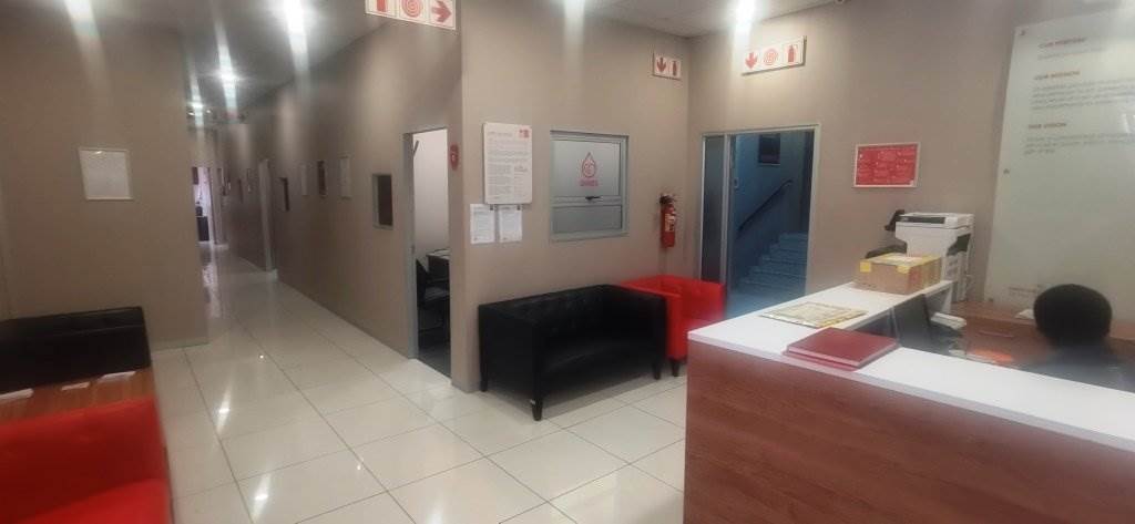 1800  m² Commercial space in Bloemfontein photo number 2