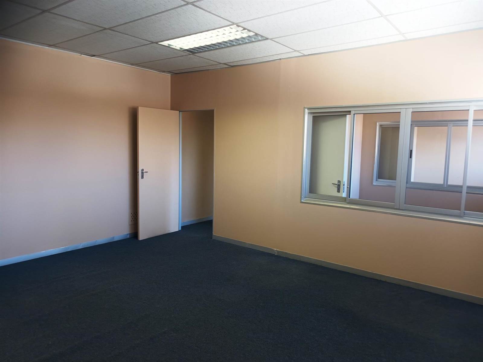180  m² Commercial space in Newlands photo number 9
