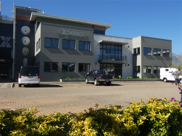 452  m² Commercial space in Techno Park