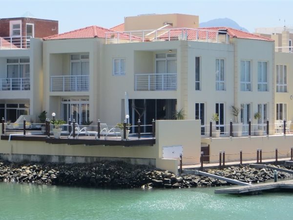 4 Bed House in Harbour Island