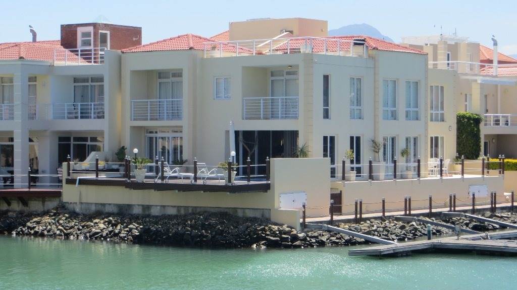 4 Bed House in Harbour Island photo number 1
