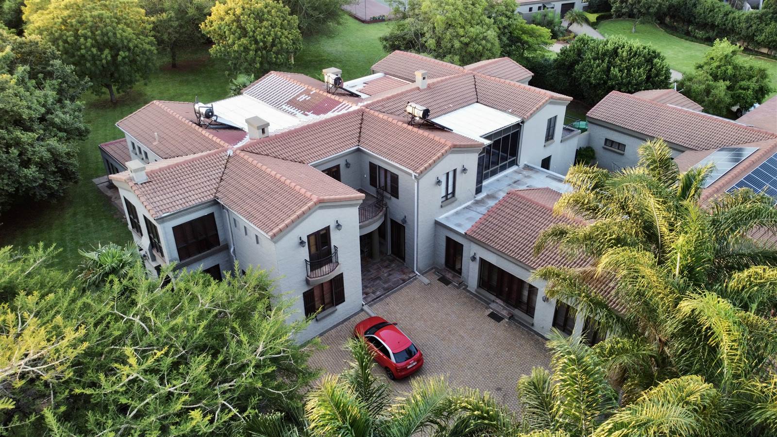 7 Bed House in Mooikloof Equestrian Estate photo number 5