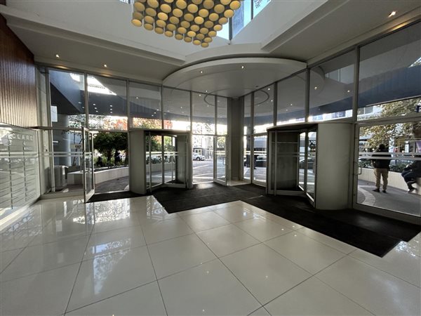 92  m² Office Space in Claremont