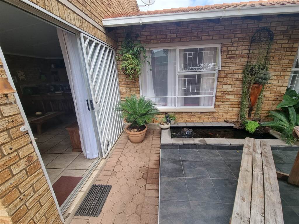 3 Bed Townhouse in Krugersdorp North photo number 6