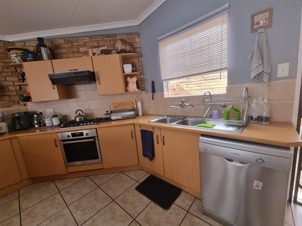 3 Bed Townhouse in Krugersdorp North photo number 16