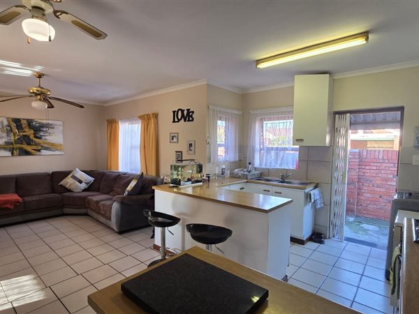 2 Bedroom Townhouse 2 Bedroom Townhouse