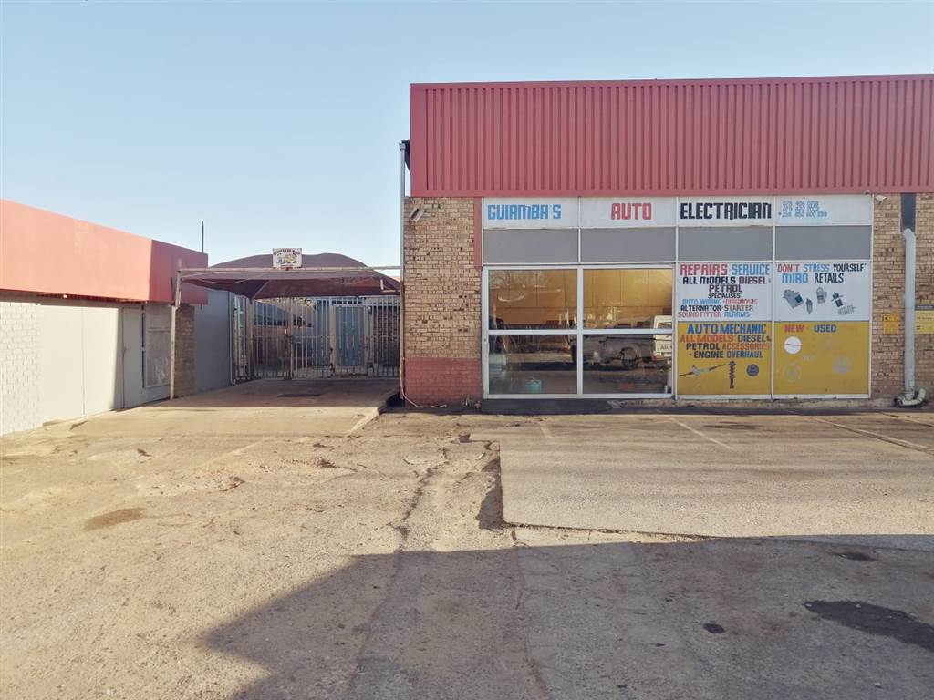 1784  m² Commercial space in Carletonville photo number 10