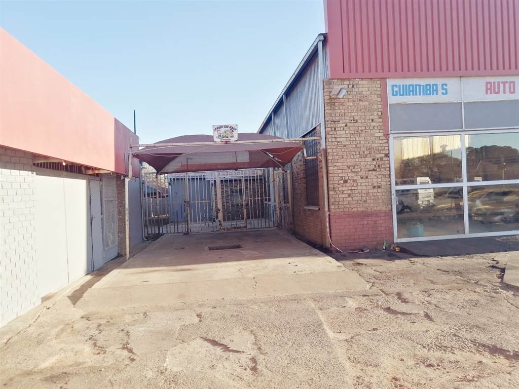 1784  m² Commercial space in Carletonville photo number 14