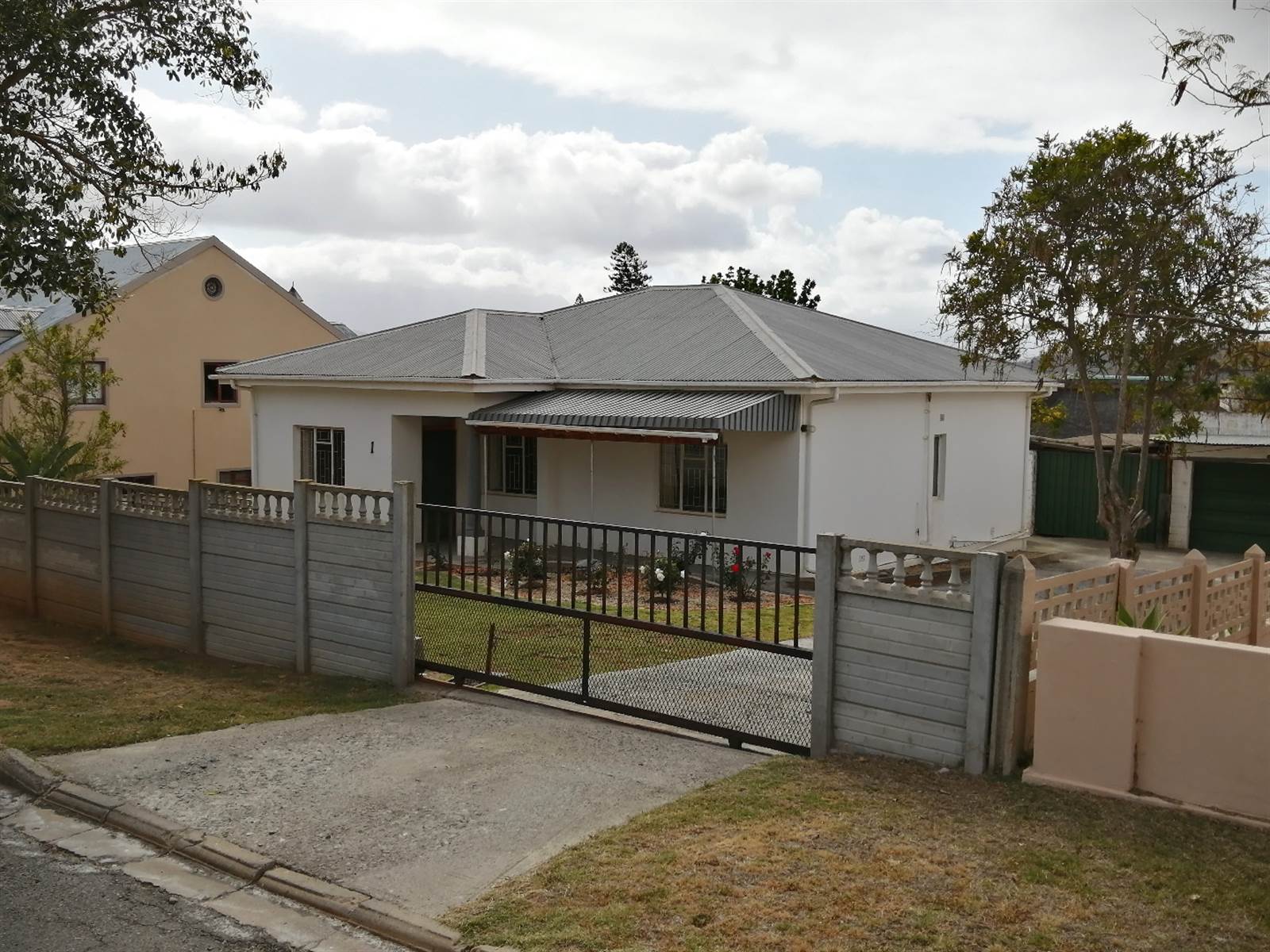 3 Bed House in Bonnievale photo number 2