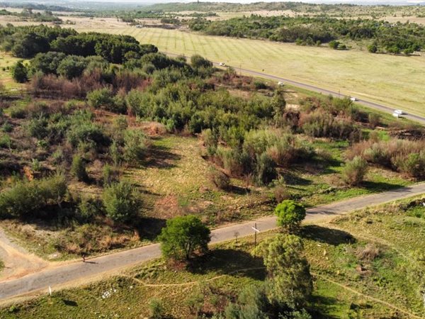 4.2 ha Land available in Tierpoort