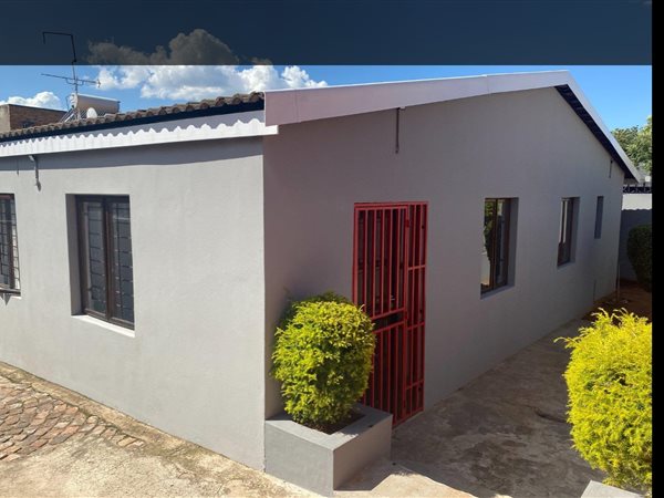 9 Bedroom House