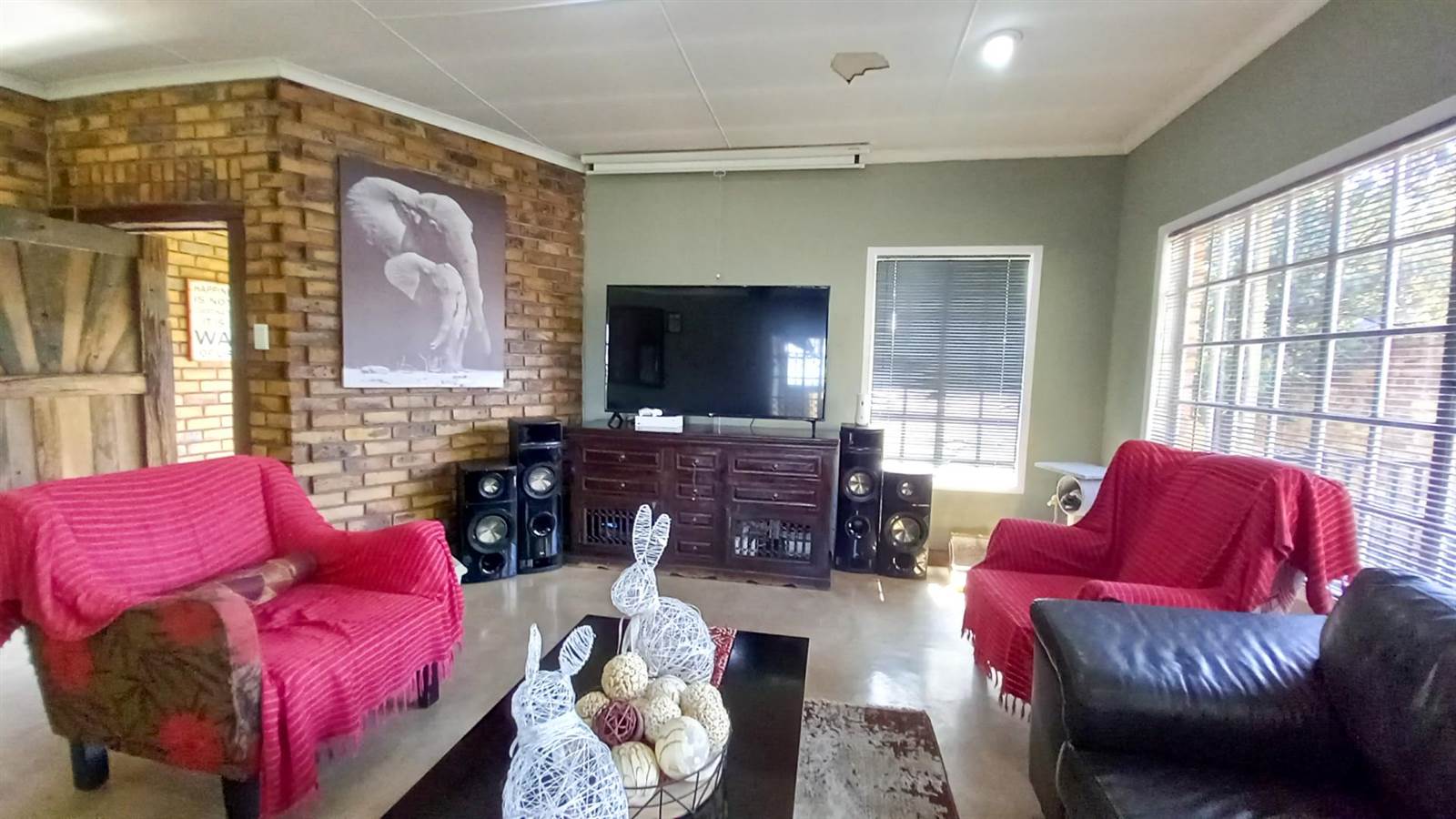 3 Bed House in Middelburg South photo number 8