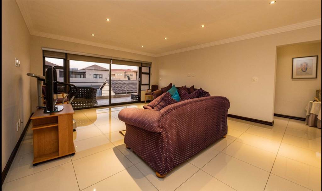 4 Bed House in Johannesburg Central and CBD photo number 20