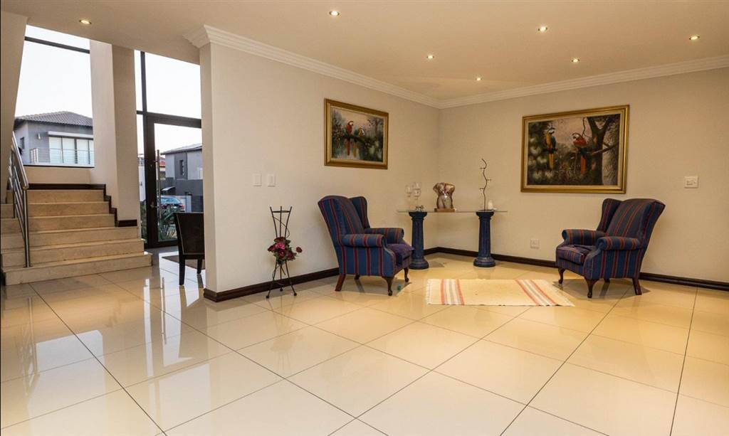 4 Bed House in Johannesburg Central and CBD photo number 17