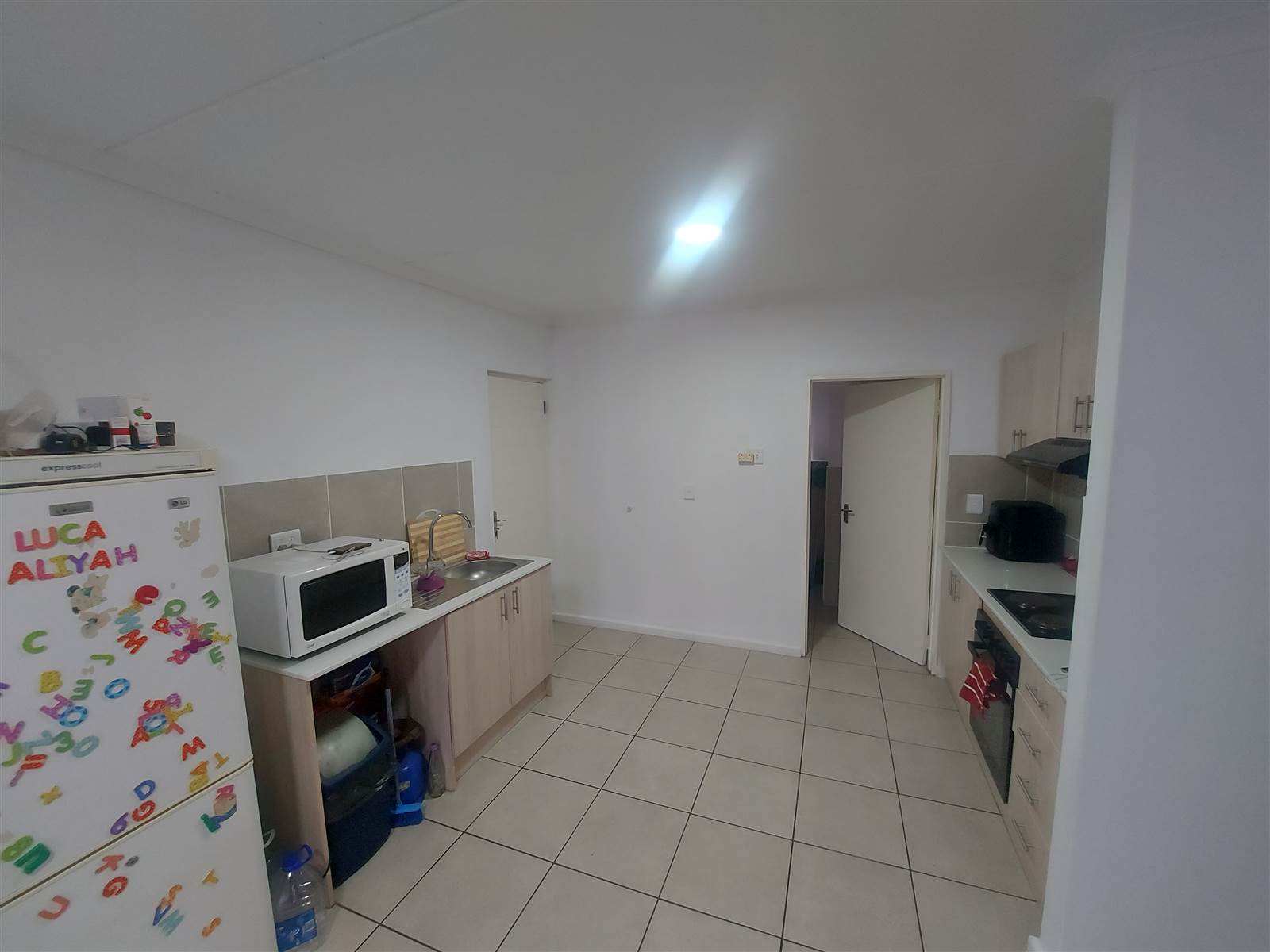 3 Bed Apartment in Parow photo number 6