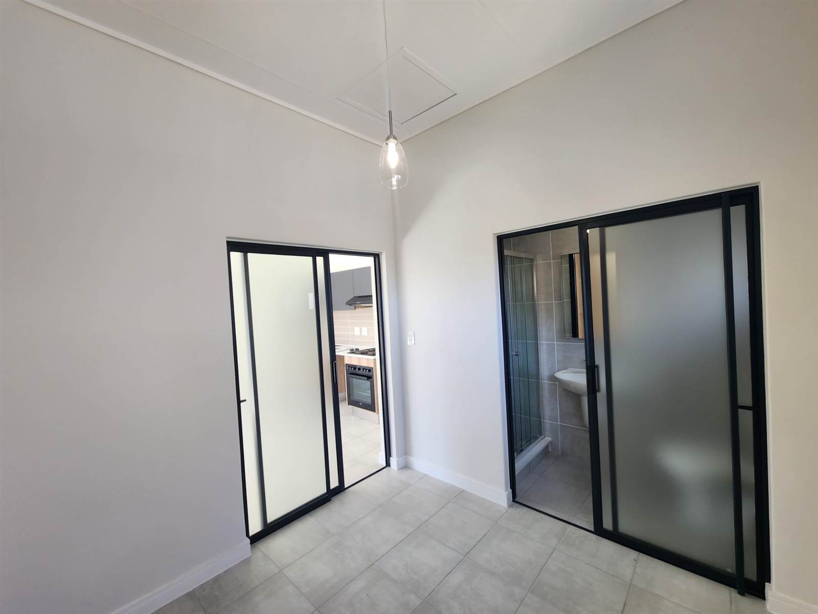 Studio apartment in Gordons Bay Central photo number 5