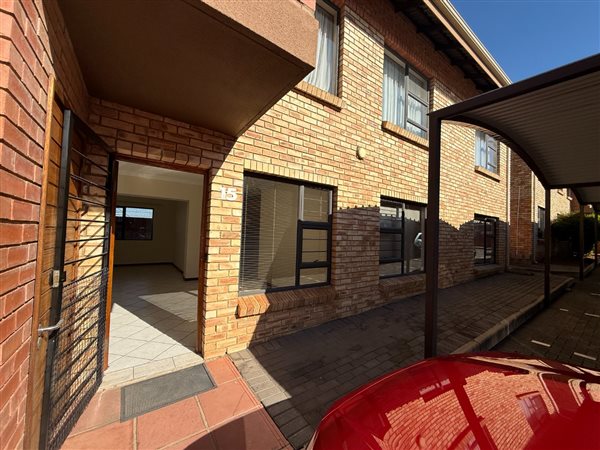 3 Bedroom Townhouse 3 Bedroom Townhouse