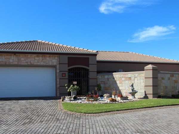 3 Bedroom Townhouse 3 Bedroom Townhouse