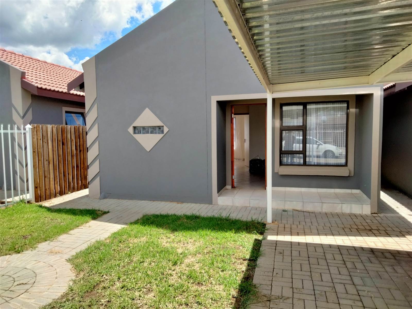 2 Bed House in Mandela View photo number 3