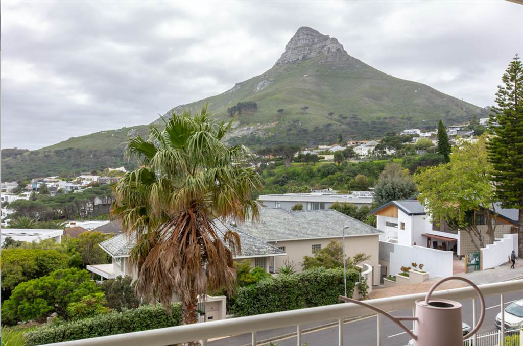 2 Bed Apartment in Camps Bay photo number 19