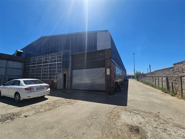 1 500  m² Industrial space