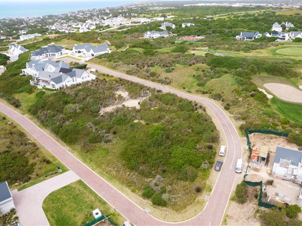 1207 m² Land available in St Francis Links