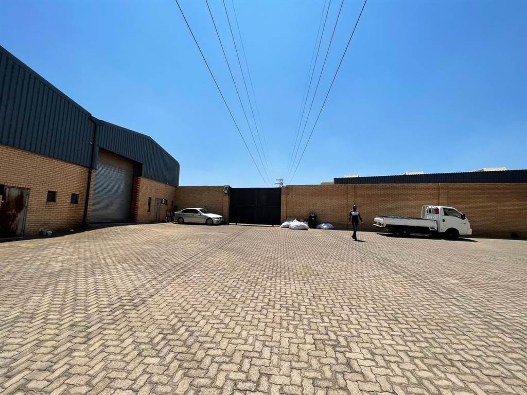 5665  m² Industrial space in Ormonde photo number 3