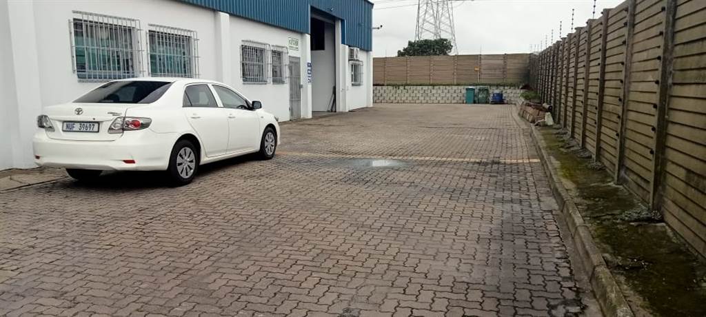 800  m² Industrial space in Richards Bay Central photo number 11