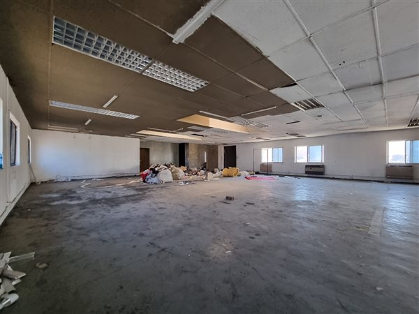 350  m² Commercial space