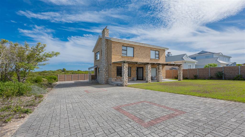 3 Bed House in Agulhas photo number 4
