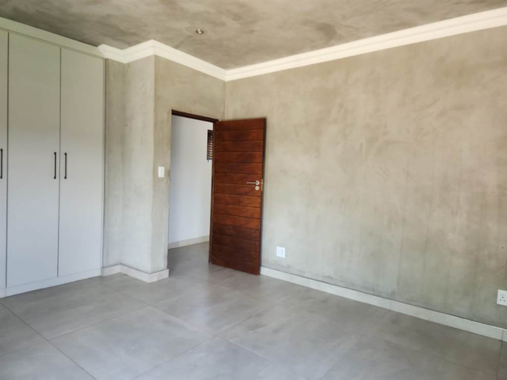 4 Bed House in Leloko photo number 8