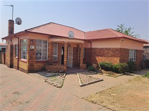 3 Bed House in Rewlatch