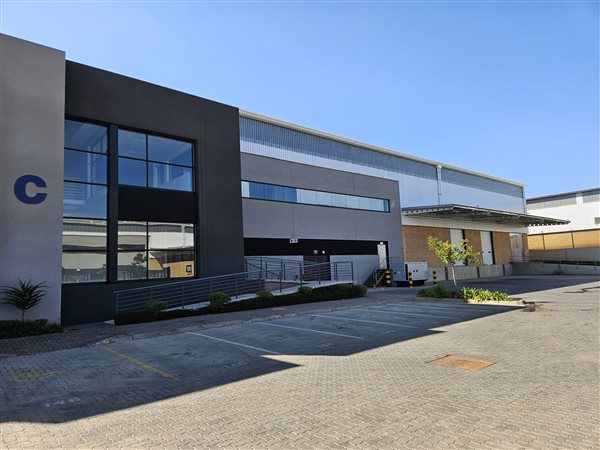 3 573  m² Industrial space