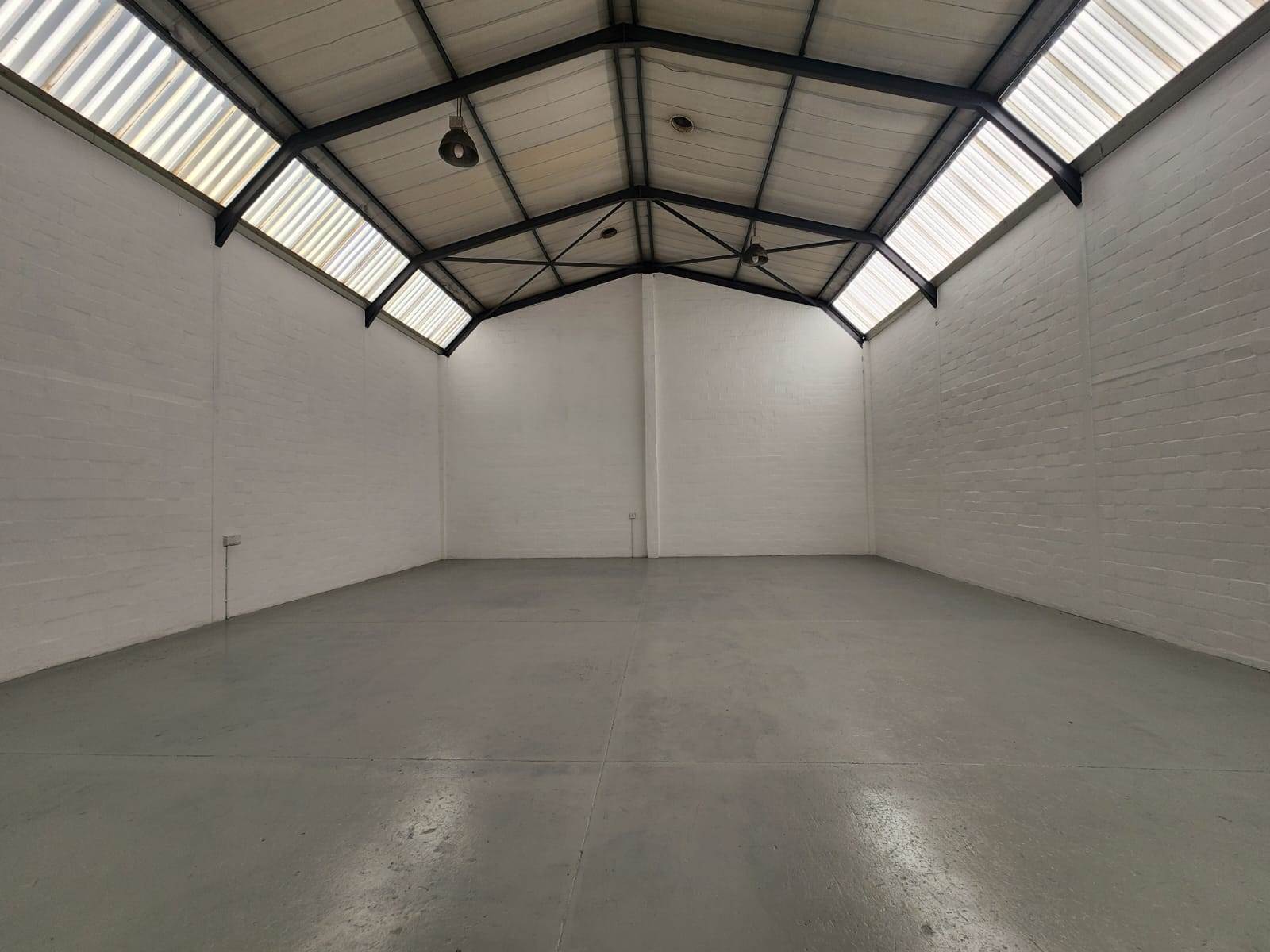 350  m² Industrial space in Killarney Gardens photo number 3