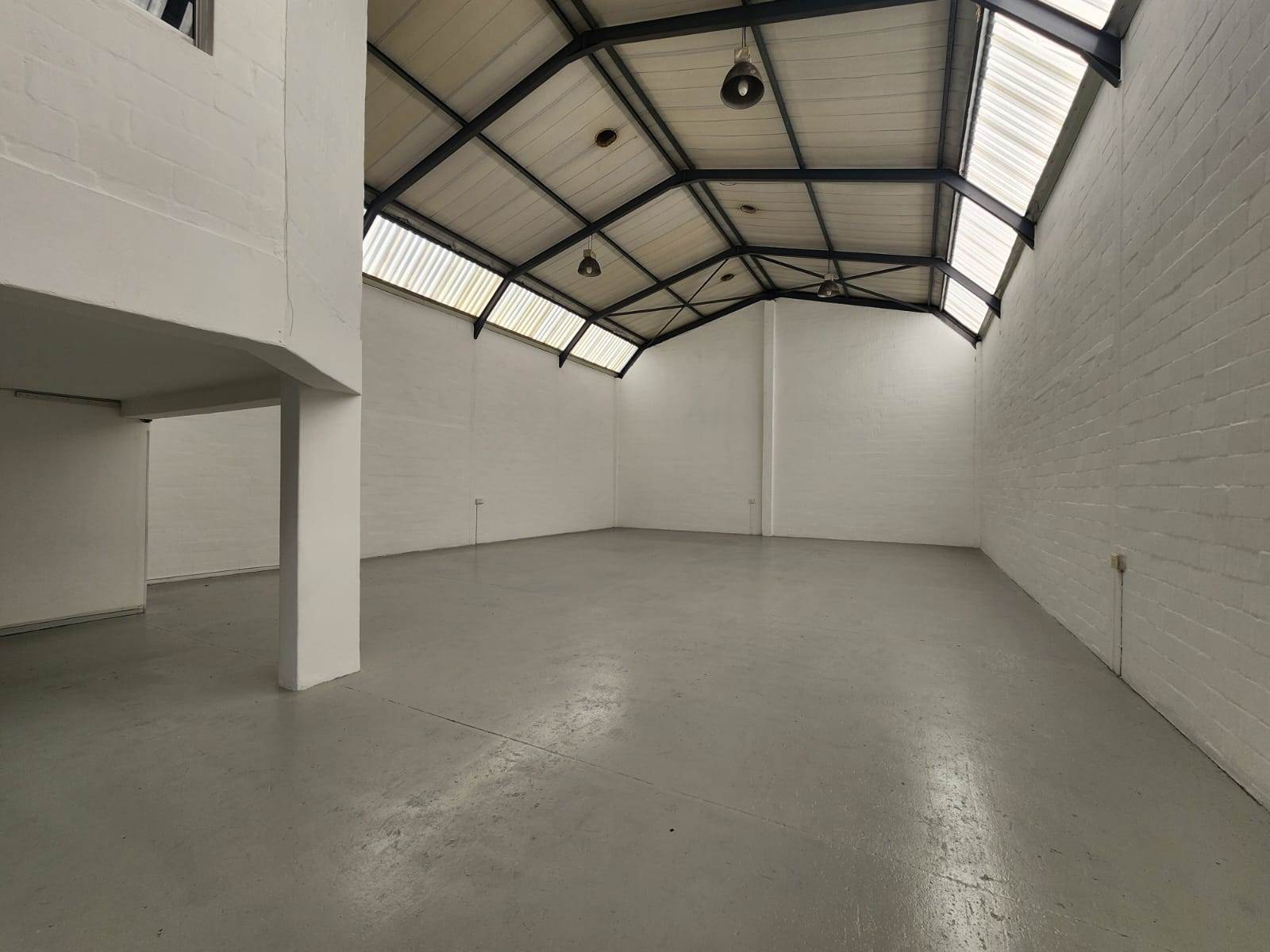 350  m² Industrial space in Killarney Gardens photo number 4