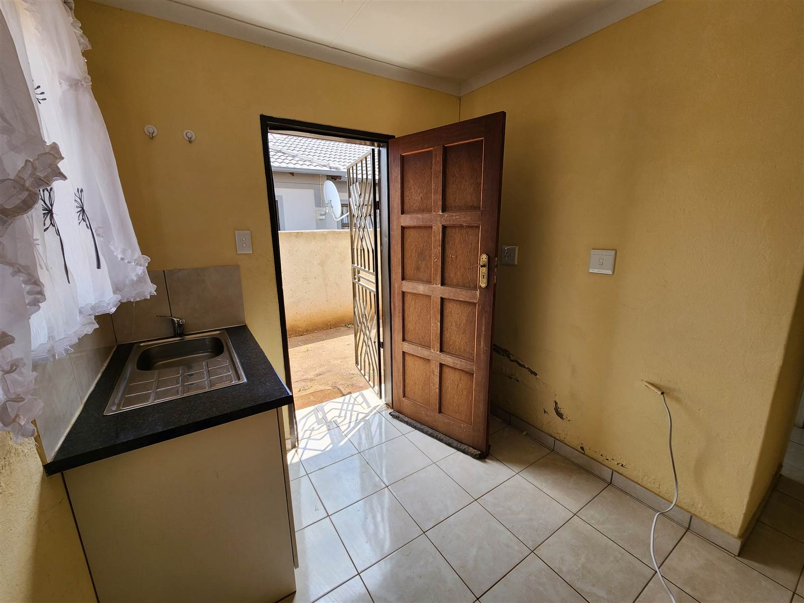 3 Bed House in Benoni CBD photo number 5