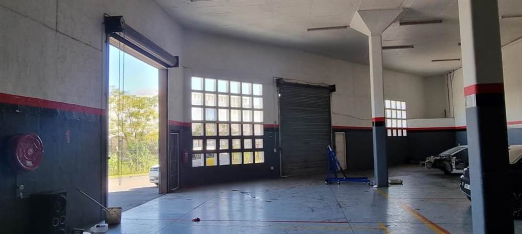620  m² Commercial space in Pinetown Central photo number 1