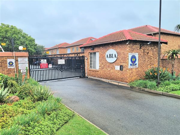2 Bedroom Townhouse 2 Bedroom Townhouse