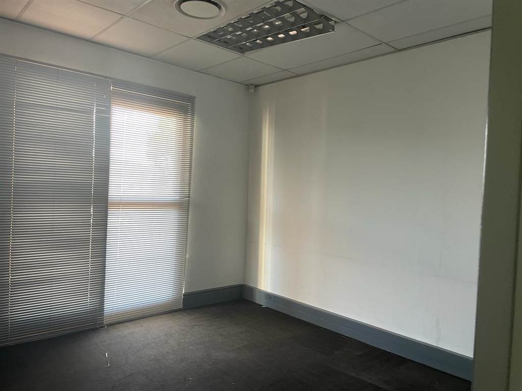 240  m² Commercial space in Erand Gardens photo number 21
