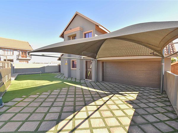 3 Bedroom House 3 Bedroom House