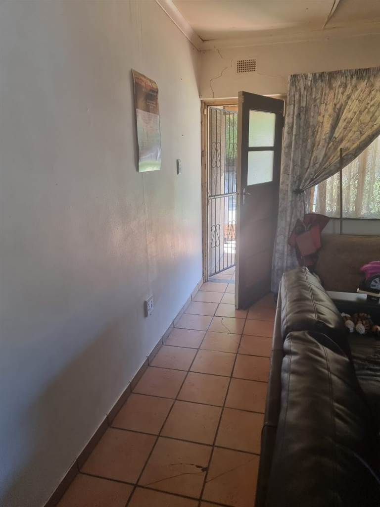 2 Bed House in Sasolburg photo number 6