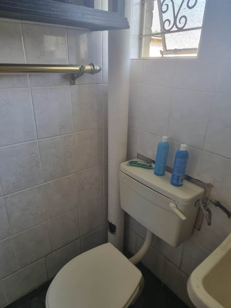 2 Bed House in Sasolburg photo number 16