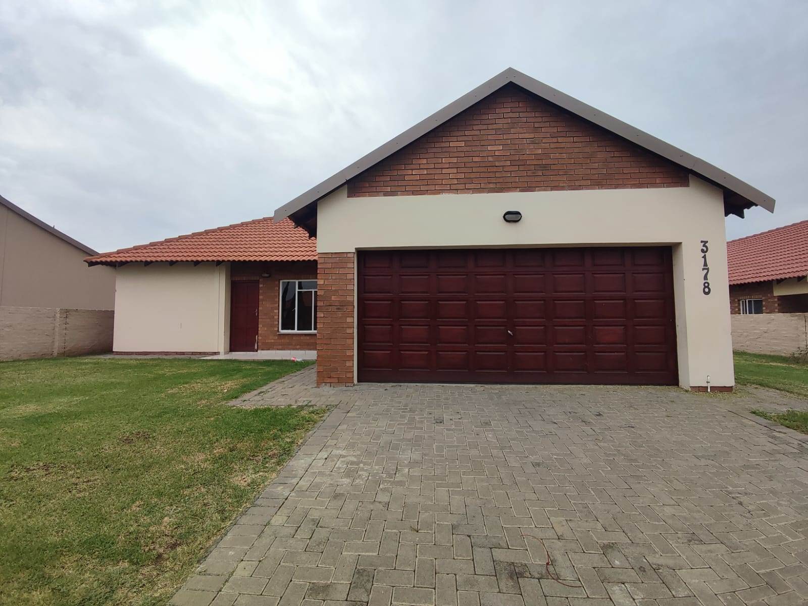 3 Bed House in Waterkloof photo number 17